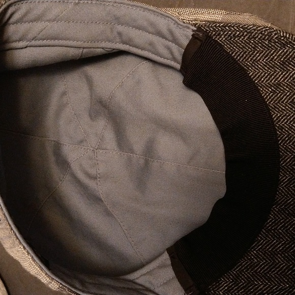 VGUC. Benjamin Paul black and white cap. - Picture 9 of 10